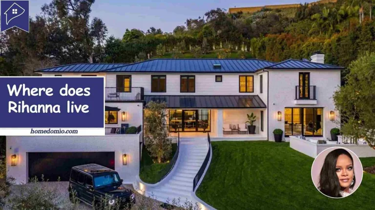 Where does Rihanna Live